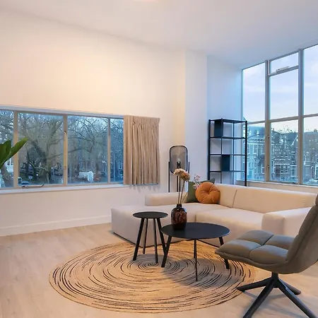 Modern 2 Bedroom In Center With Free Parking 로테르담